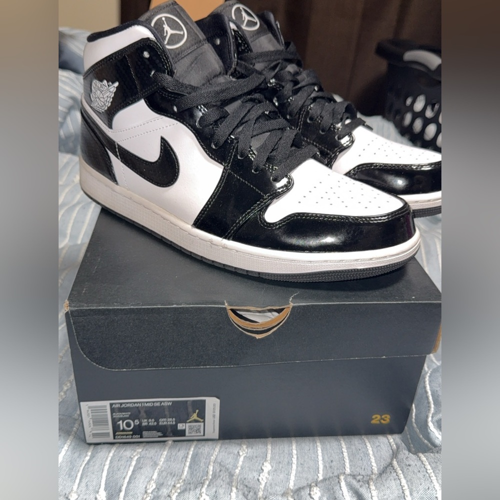 Air Jordan 1 Mid SE ASW